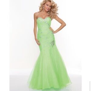 Mori Lee Beaded Organza Mermaid Formal Dress size 6